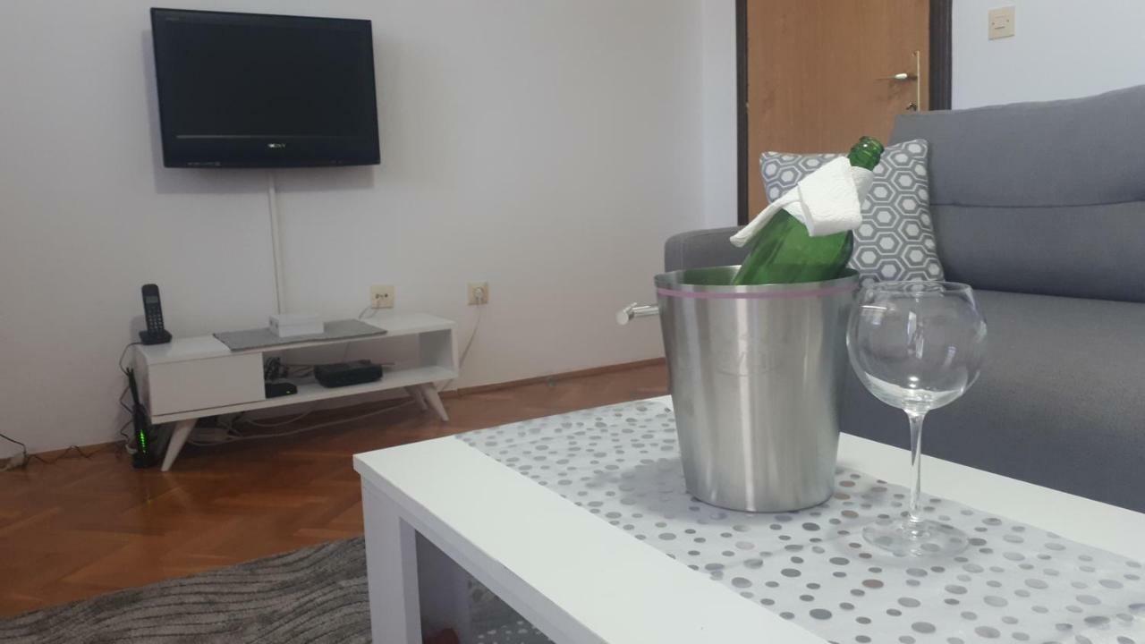 Apartment Tijana Сутоморе Экстерьер фото